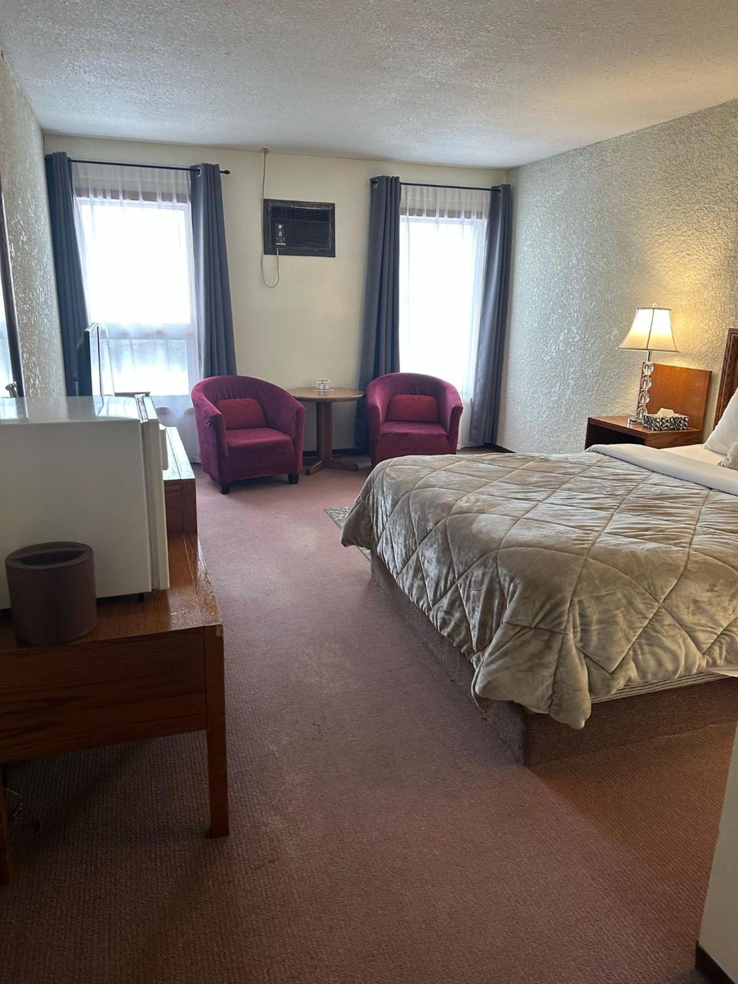 Maple Creek Motor Inn Eksteriør bilde