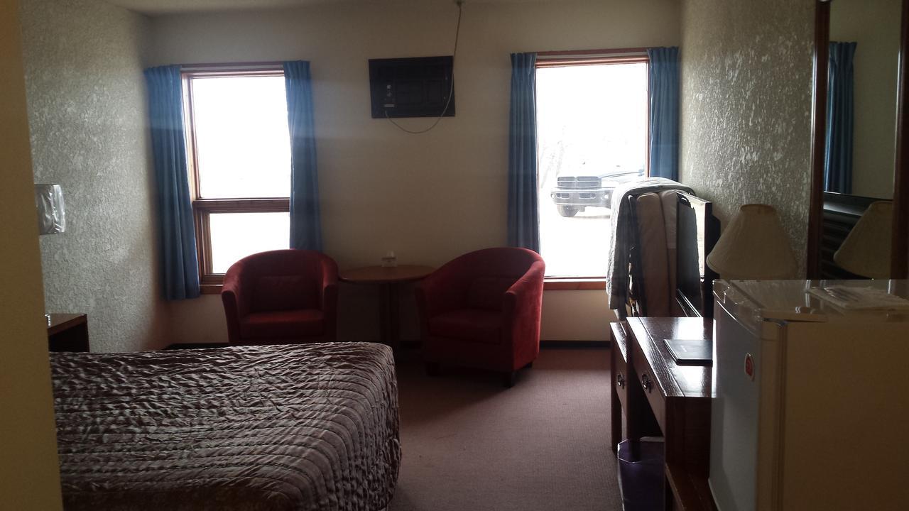 Maple Creek Motor Inn Eksteriør bilde