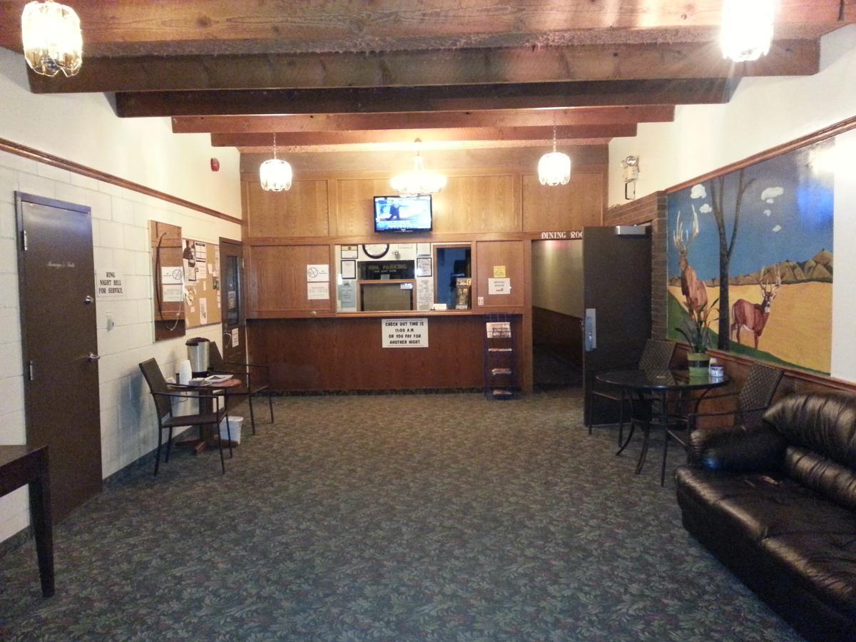 Maple Creek Motor Inn Eksteriør bilde