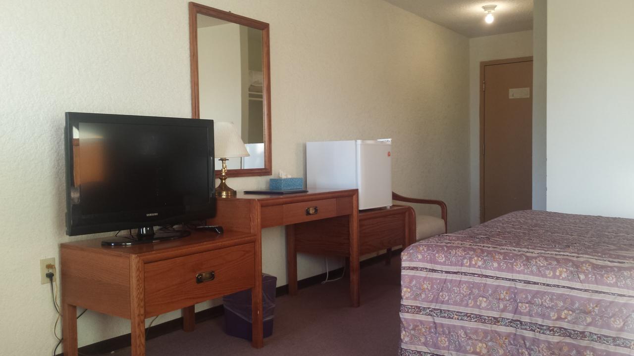 Maple Creek Motor Inn Eksteriør bilde