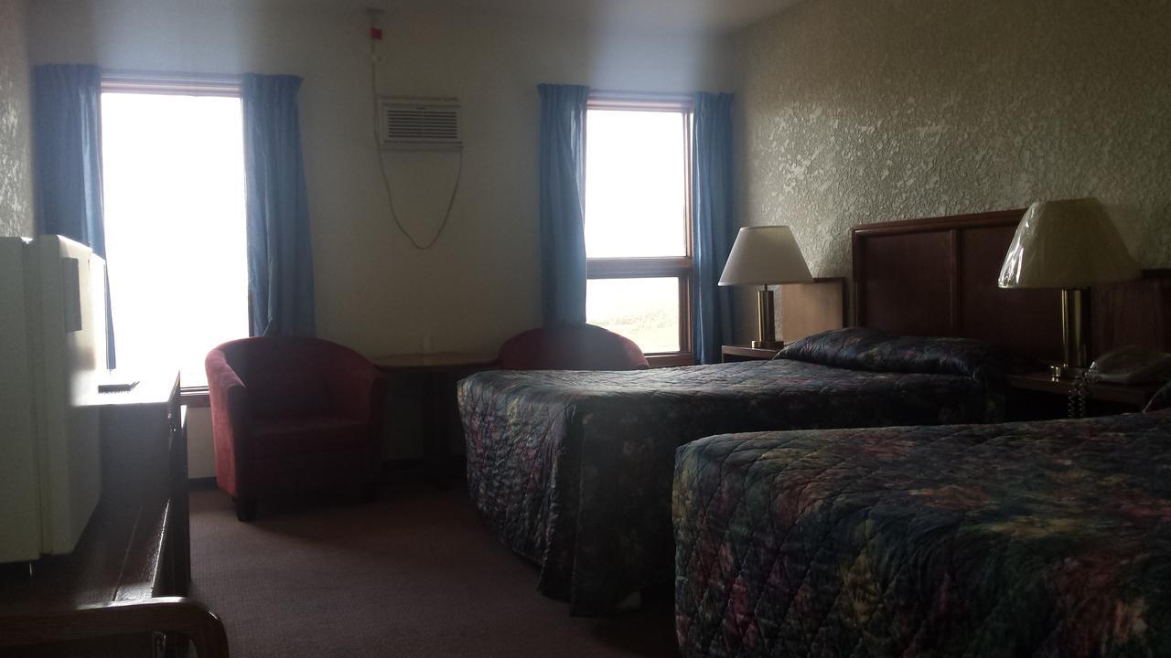 Maple Creek Motor Inn Eksteriør bilde